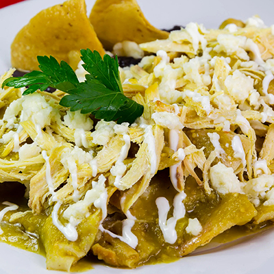 CHILAQUILES VERDES O ROJO